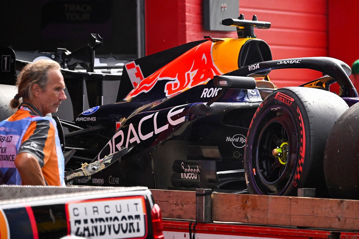 Dutch Grand Prix halted after early Verstappen crash