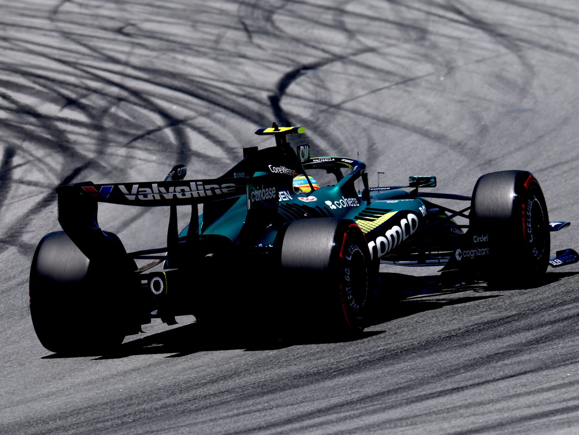 Honda addresses outlook after difficult early Aston Martin start