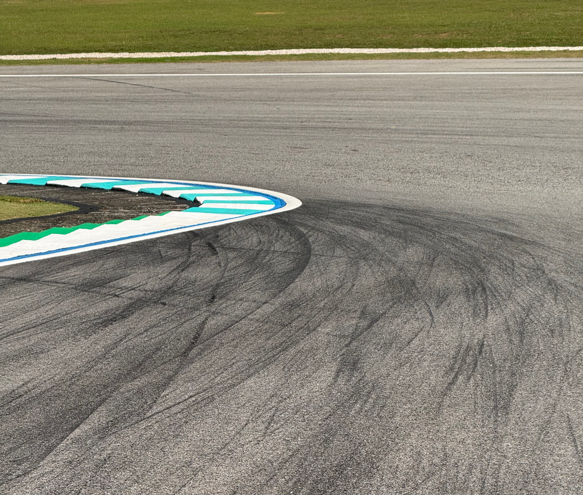 F1 Hub — Formula 1 Standings, Results, Drivers & News
