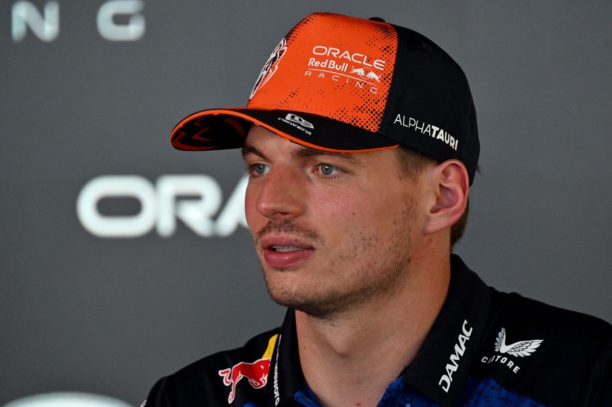 Verstappen reveals special helmet for final Dutch Grand Prix