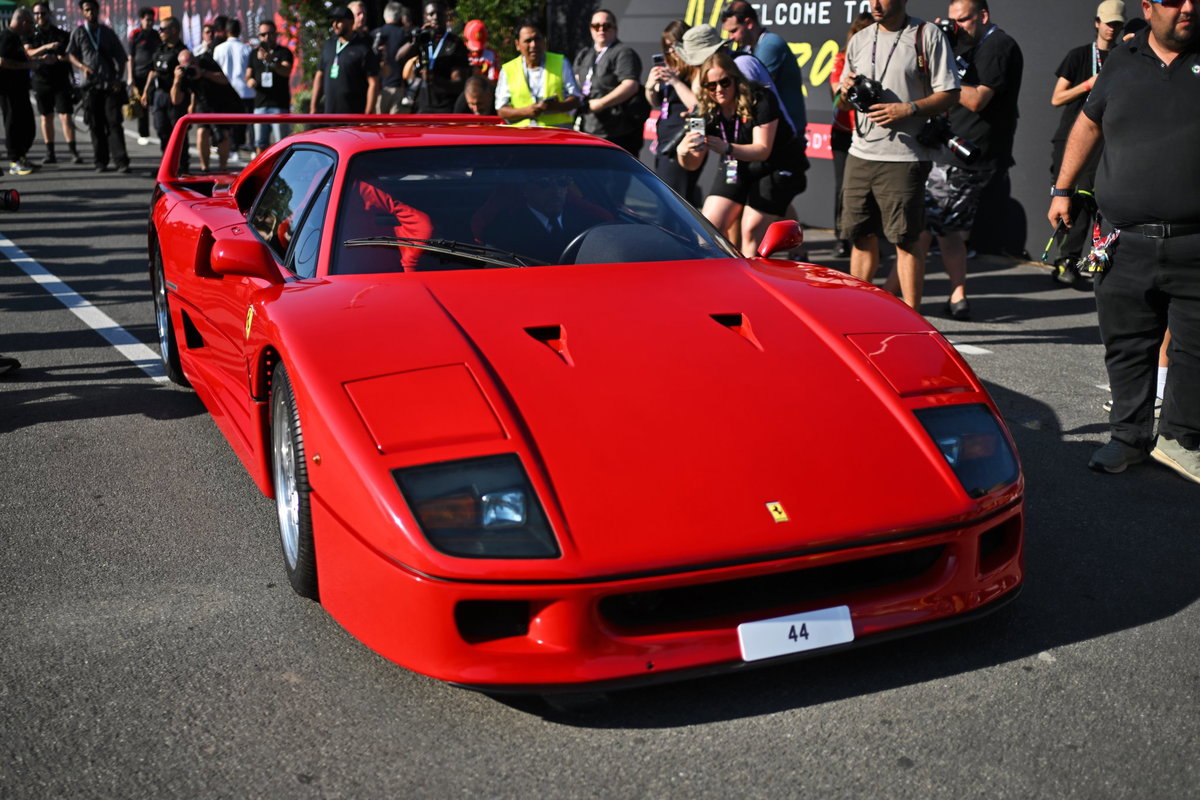 Lewis Hamilton reveals amazing detail and restoration story about Ferrari F40