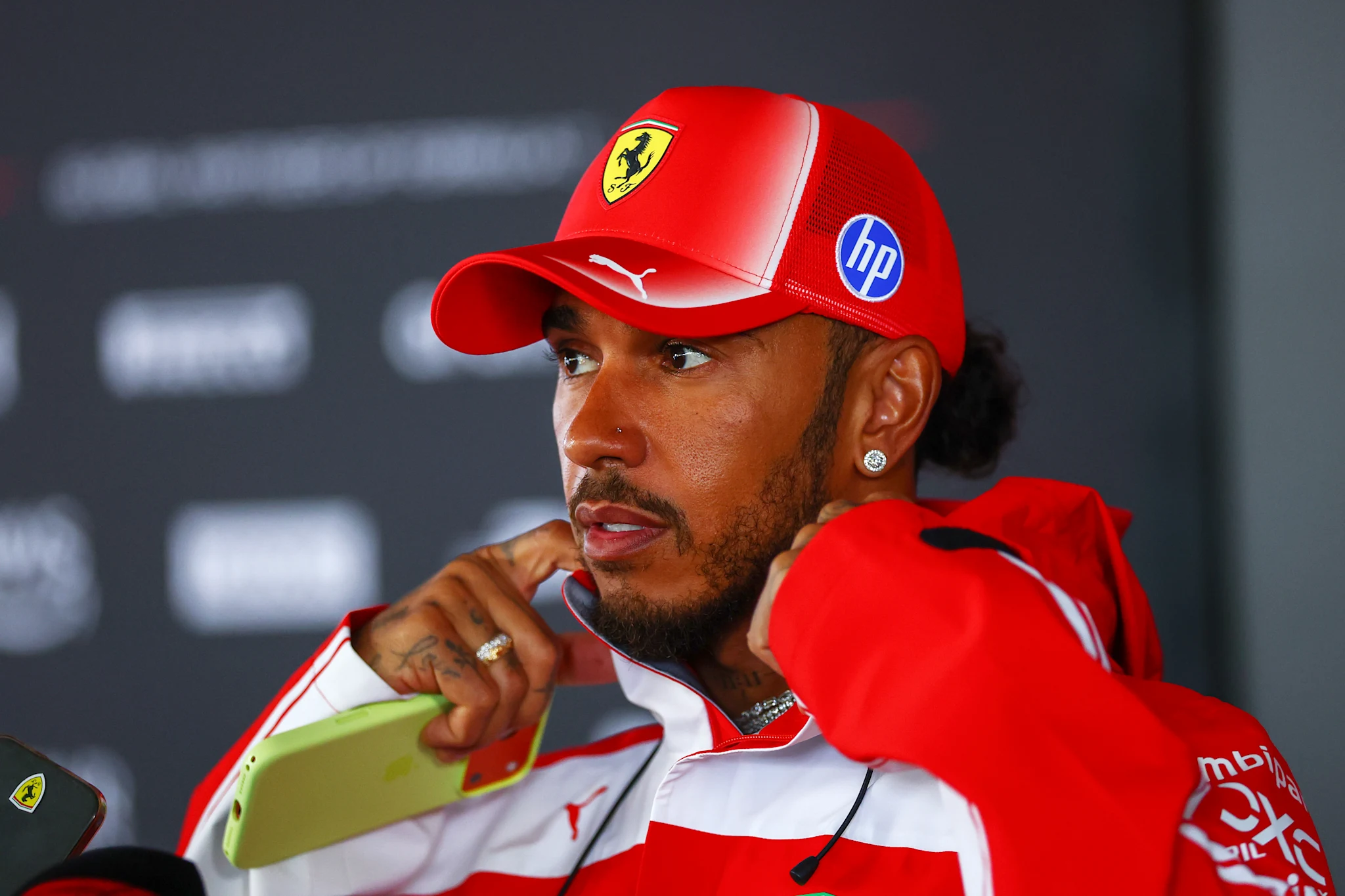Hamilton discusses Ferrari’s fight with Mercedes in 2026