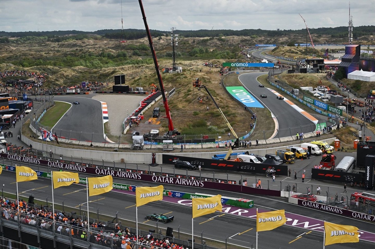 Dune and dusted - F1 drivers mourn "old school" Zandvoort loss