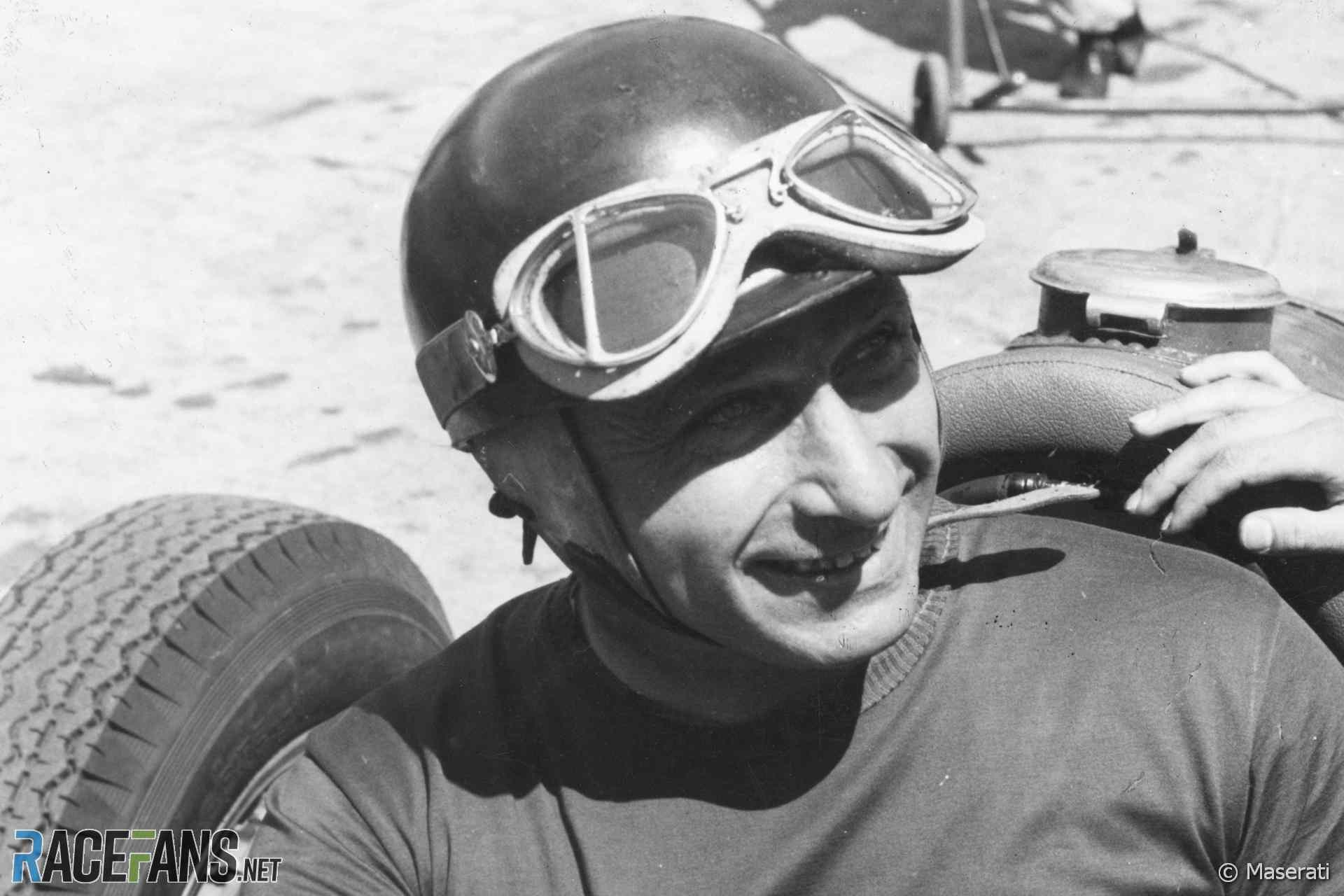 On This Day: Collins hands his car – and the championship – to Fangio | Brief