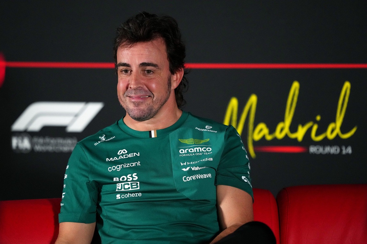 Aston Martin says there is no rush on Fernando Alonso decision