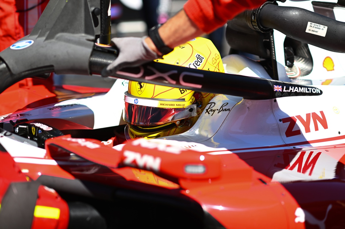 Hamilton retires early from Spanish Grand Prix after brake problem