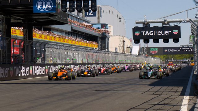 2026 Spanish Grand Prix: Norris, Antonelli and Verstappen battle for P1 on the race start