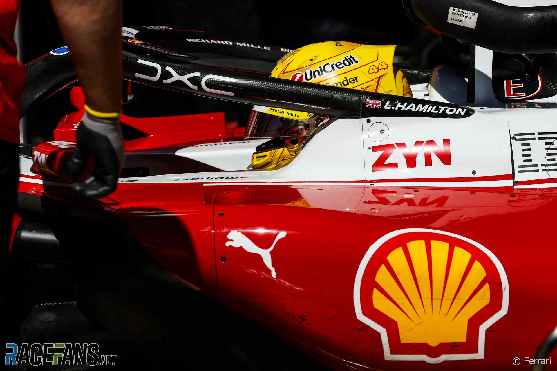 Race director issued “formal request” for Hamilton to stop driving damaged car | Formula 1