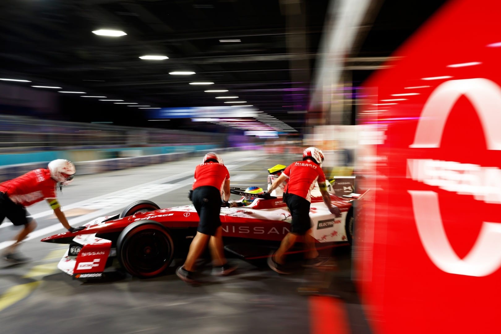 Rowland rejects rivals' bids to lure him from Nissan