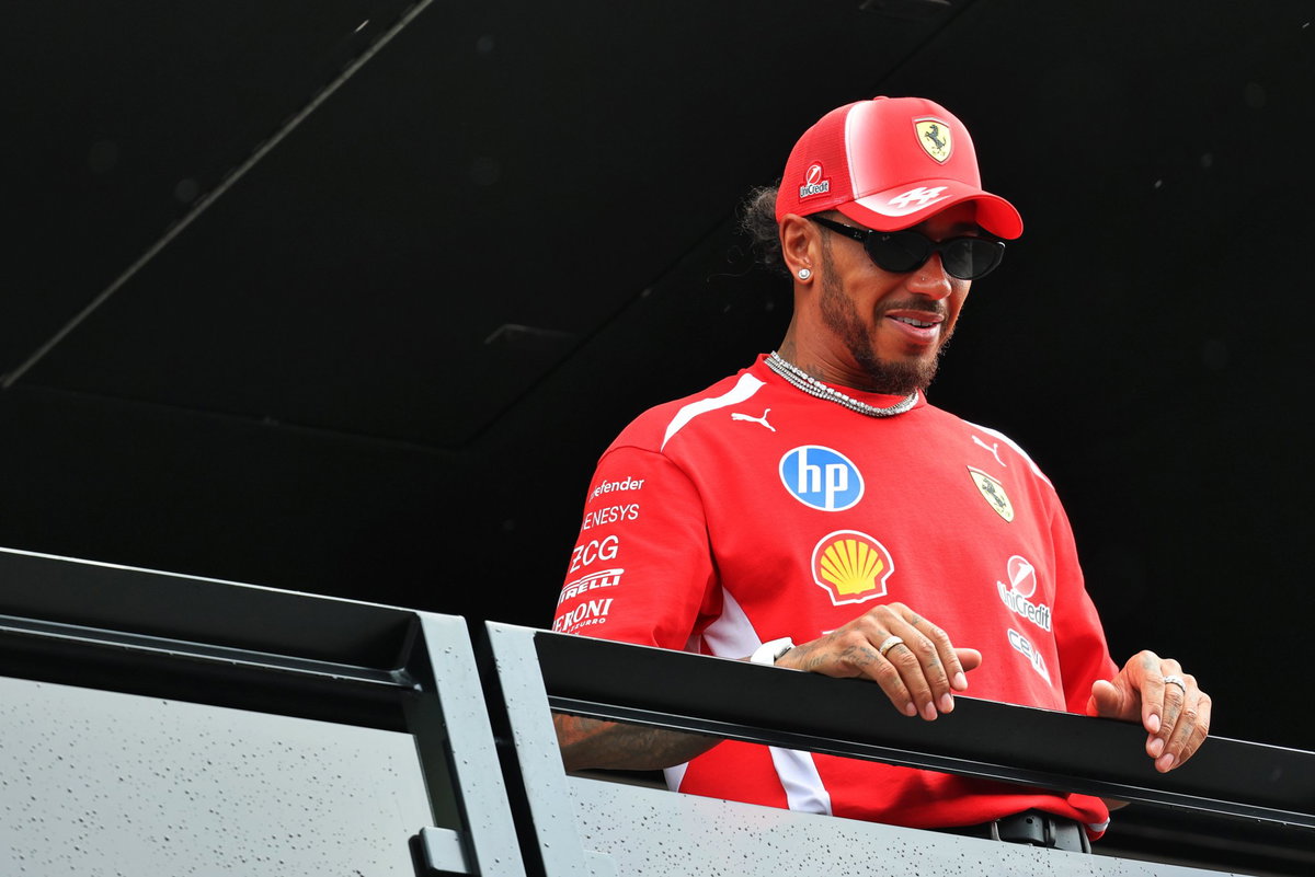 Hollywood icon poses with Lewis Hamilton as he visits Kim Kardashian