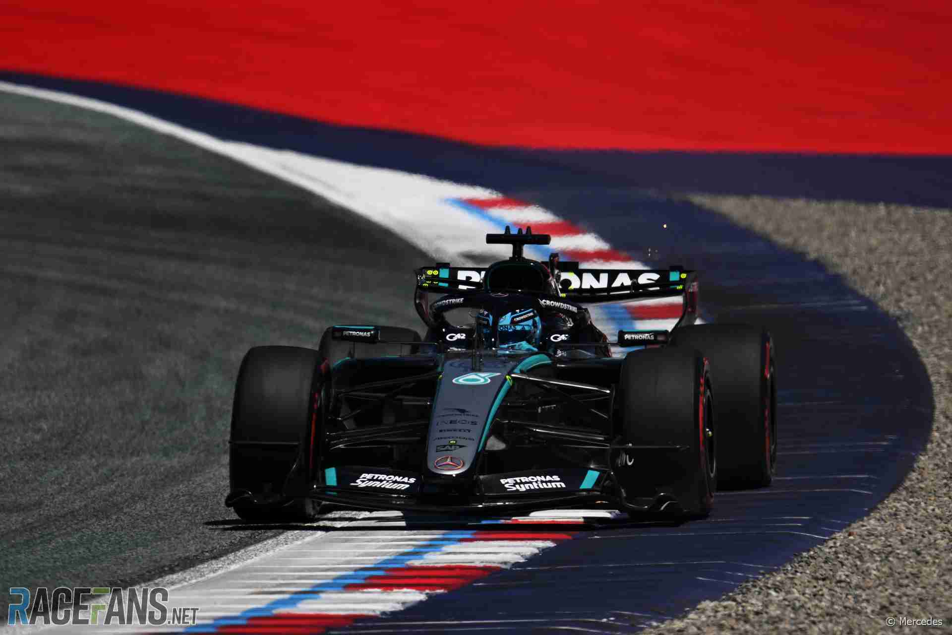 Poll: Is F1 risking too much by letting drivers set qualifying times under yellow flags? | Debates and Polls